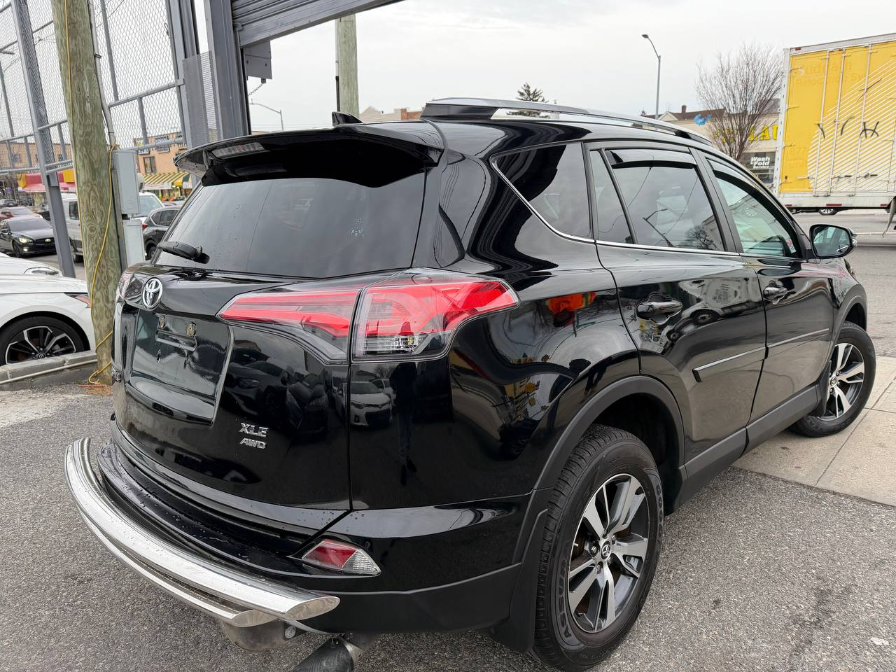 Toyota RAV4 XLE AWD 2017