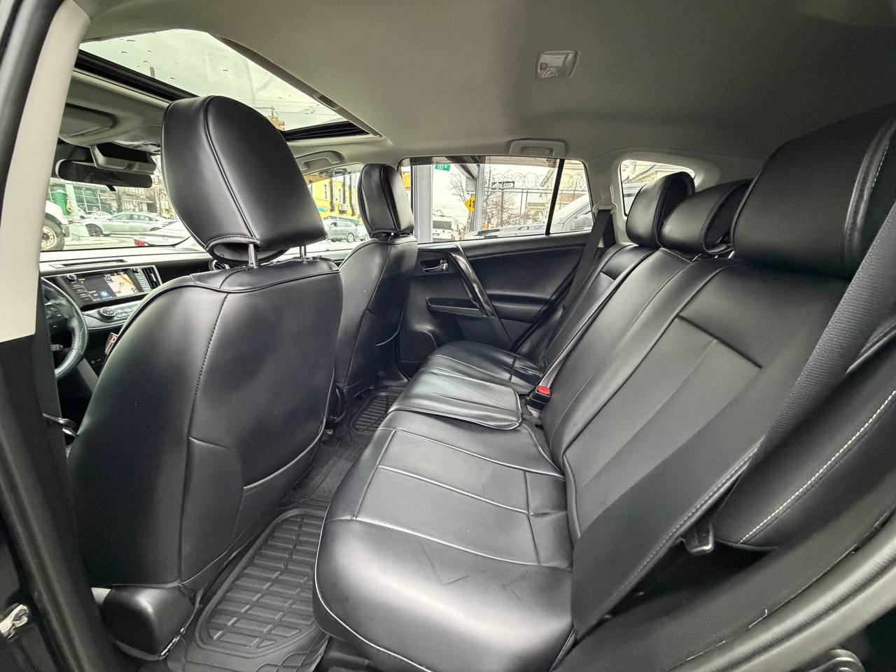 Toyota RAV4 XLE AWD 2017