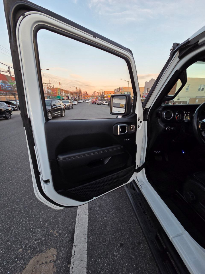 Jeep Wrangler Unlimited Sahara 2020
