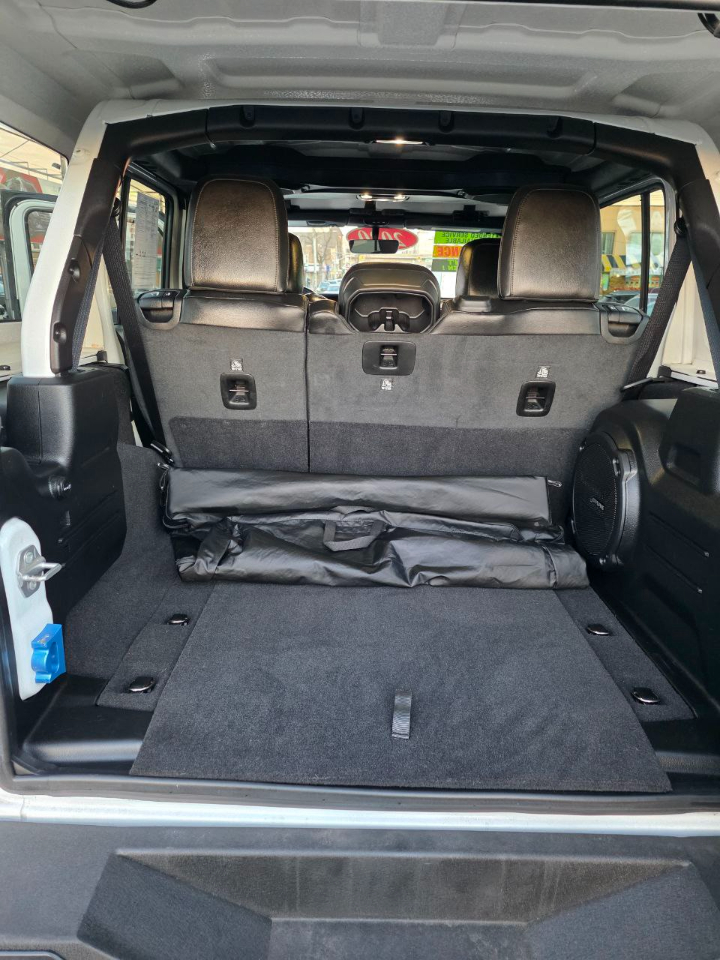 Jeep Wrangler Unlimited Sahara 2020