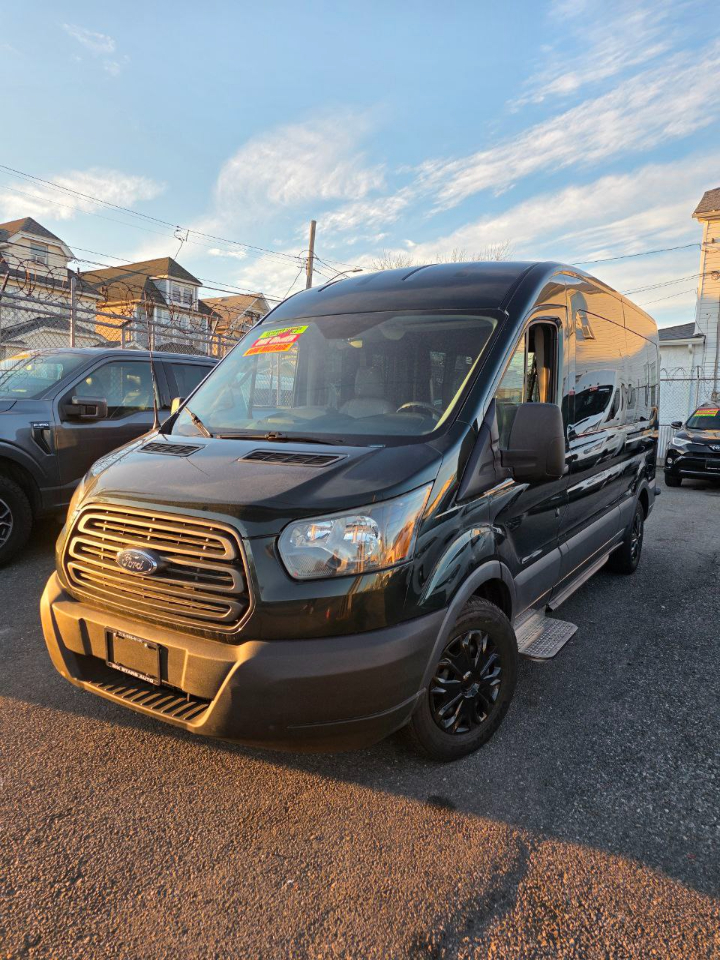 Ford Transit 350 Wagon Med. Roof XL w/Sliding Pass. 148-in. WB 2015