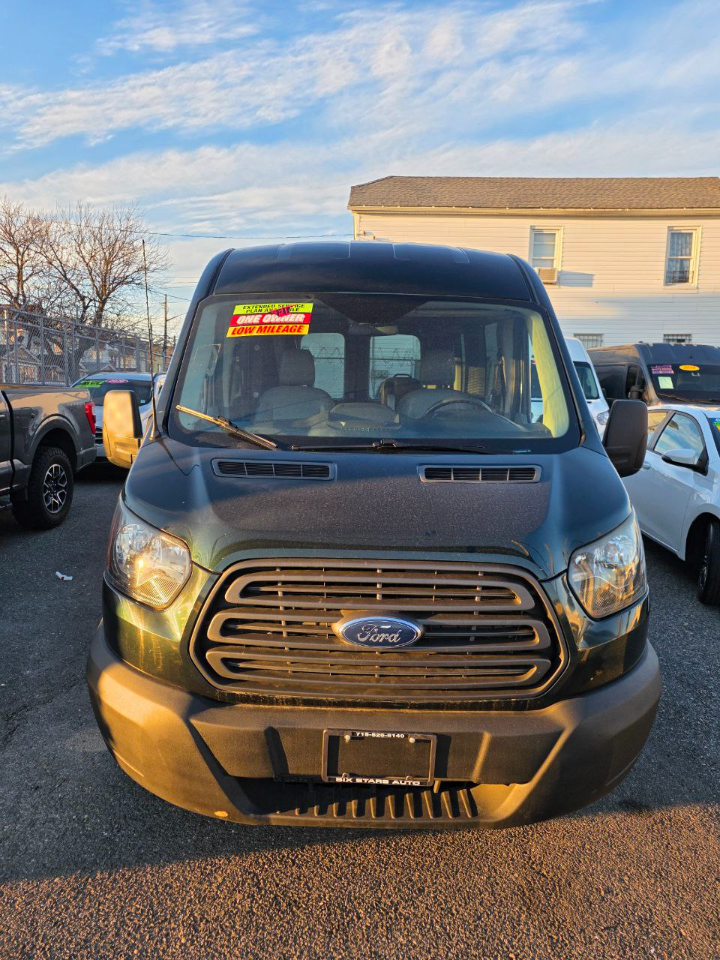 Ford Transit 350 Wagon Med. Roof XL w/Sliding Pass. 148-in. WB 2015