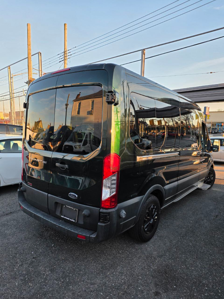 Ford Transit 350 Wagon Med. Roof XL w/Sliding Pass. 148-in. WB 2015
