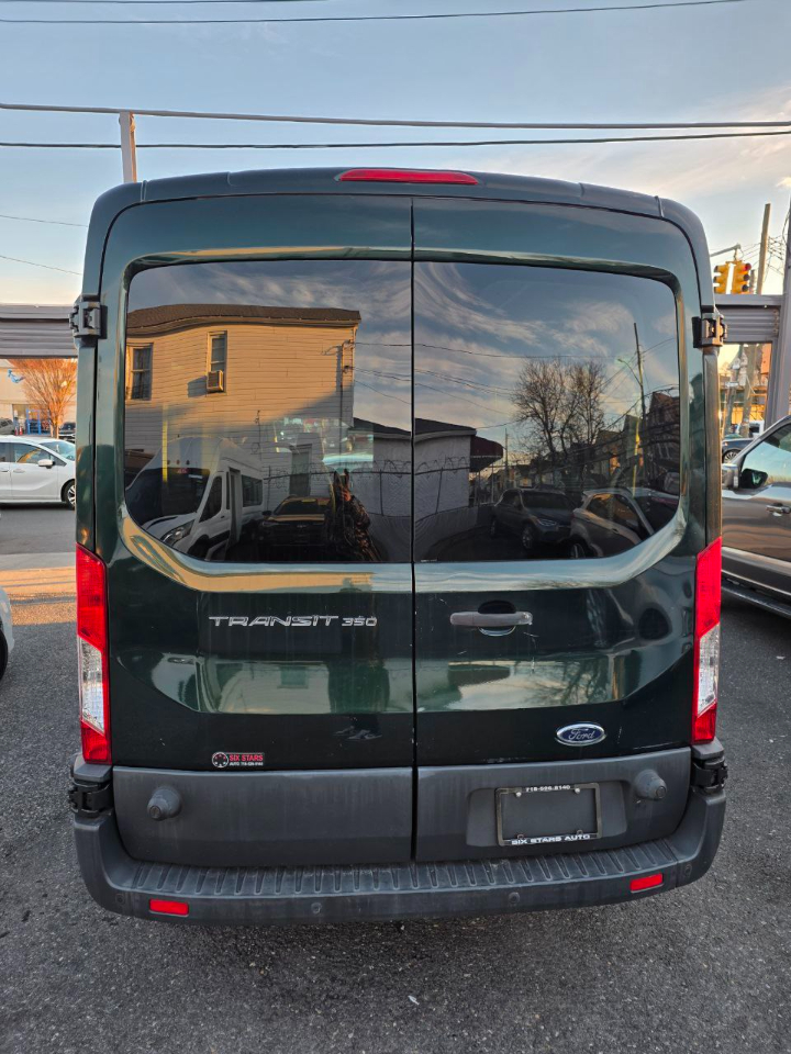 Ford Transit 350 Wagon Med. Roof XL w/Sliding Pass. 148-in. WB 2015