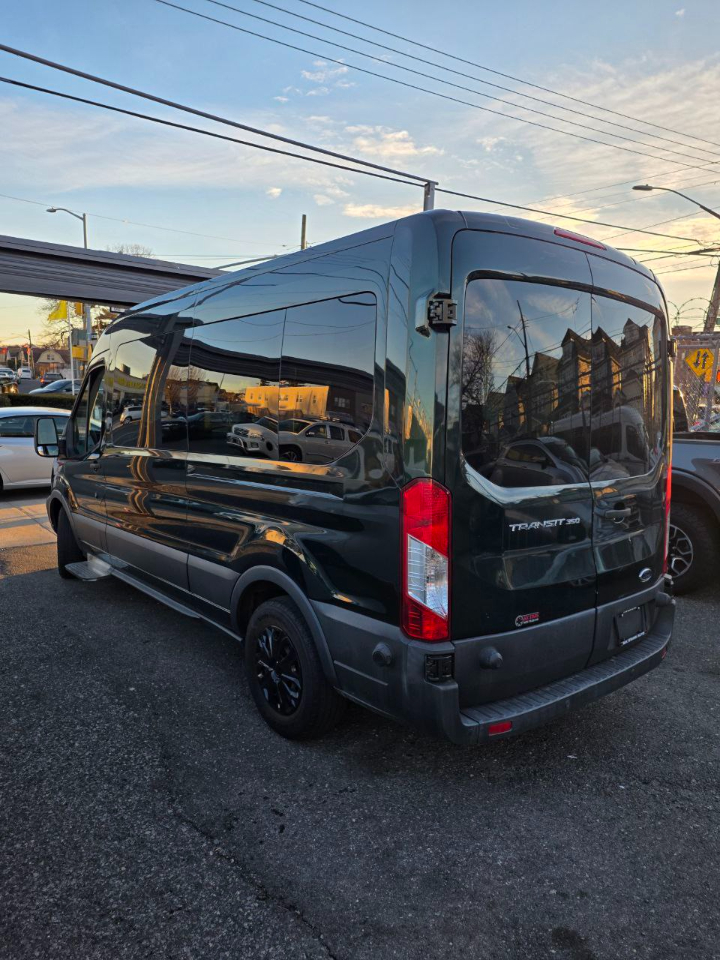 Ford Transit 350 Wagon Med. Roof XL w/Sliding Pass. 148-in. WB 2015