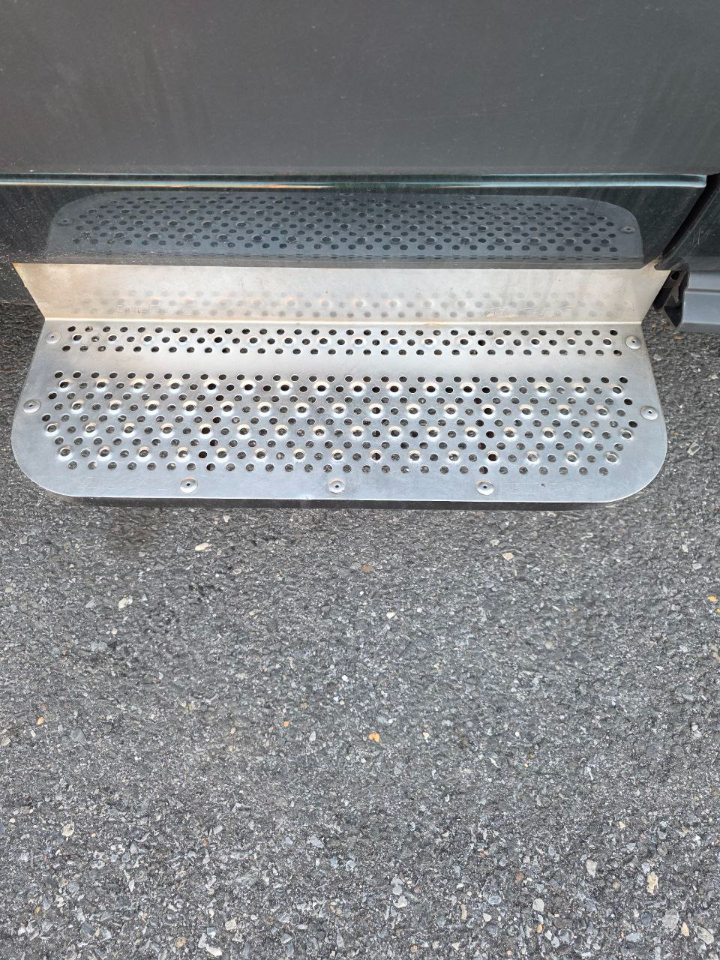 Ford Transit 350 Wagon Med. Roof XL w/Sliding Pass. 148-in. WB 2015