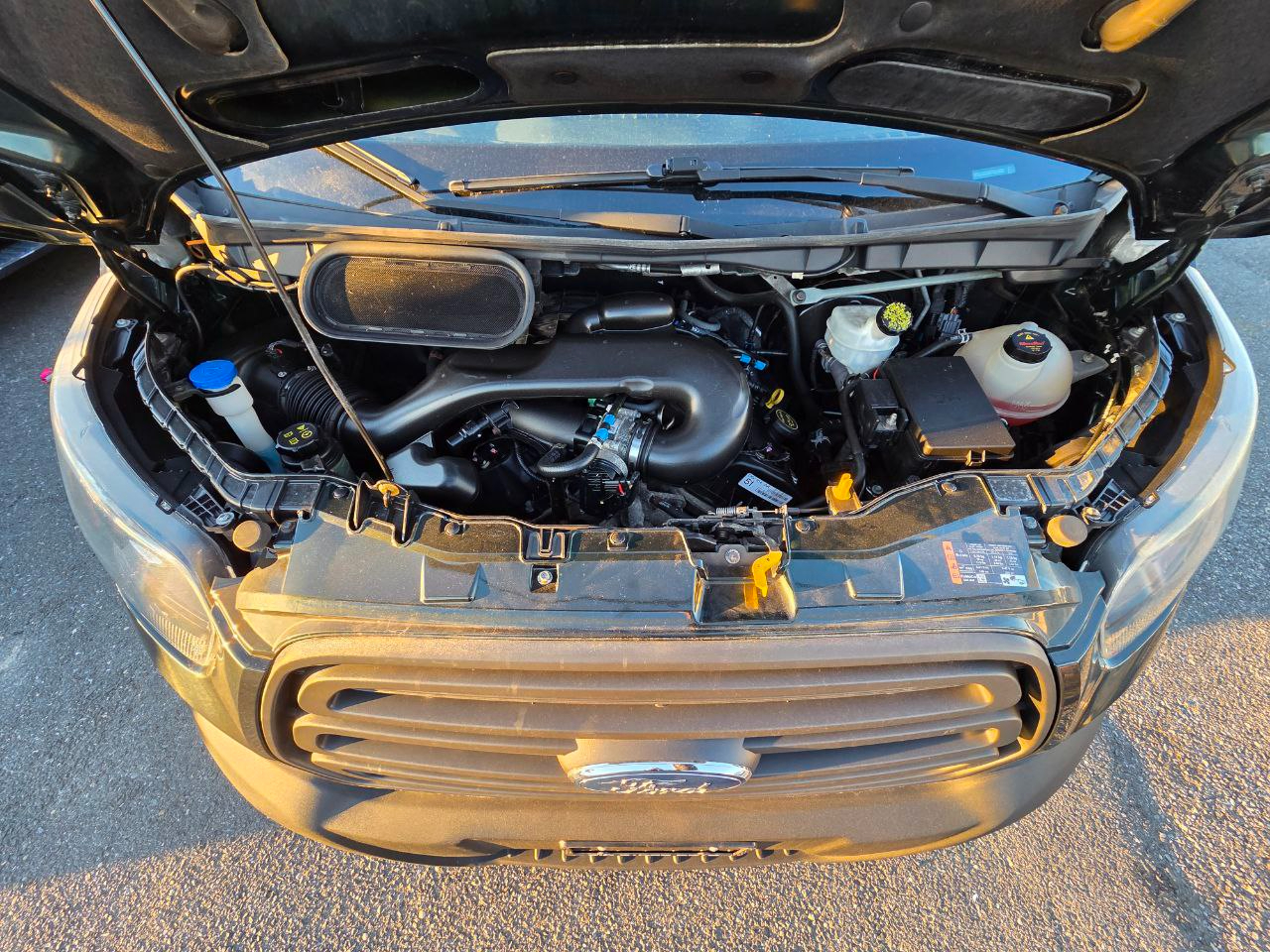 Ford Transit 350 Wagon Med. Roof XL w/Sliding Pass. 148-in. WB 2015