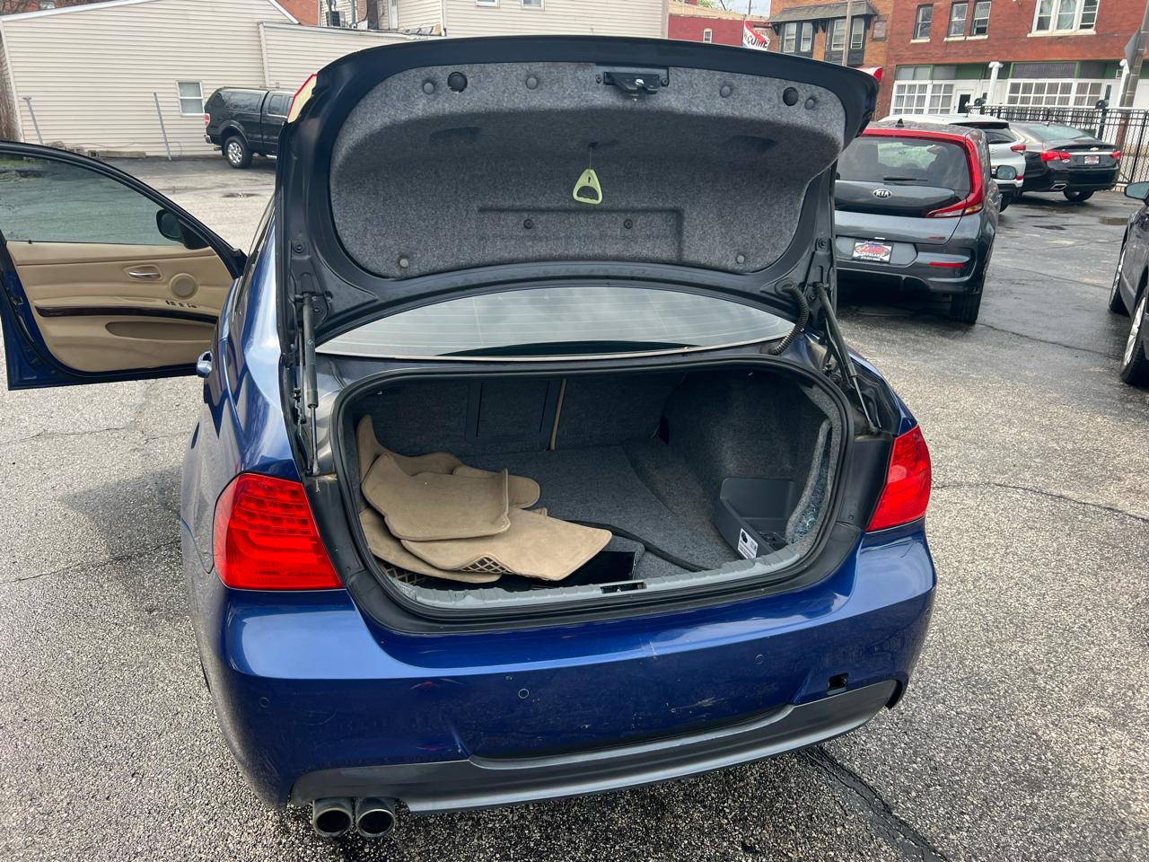 BMW 3 Series 4dr Sdn 328i xDrive AWD SULEV 2009