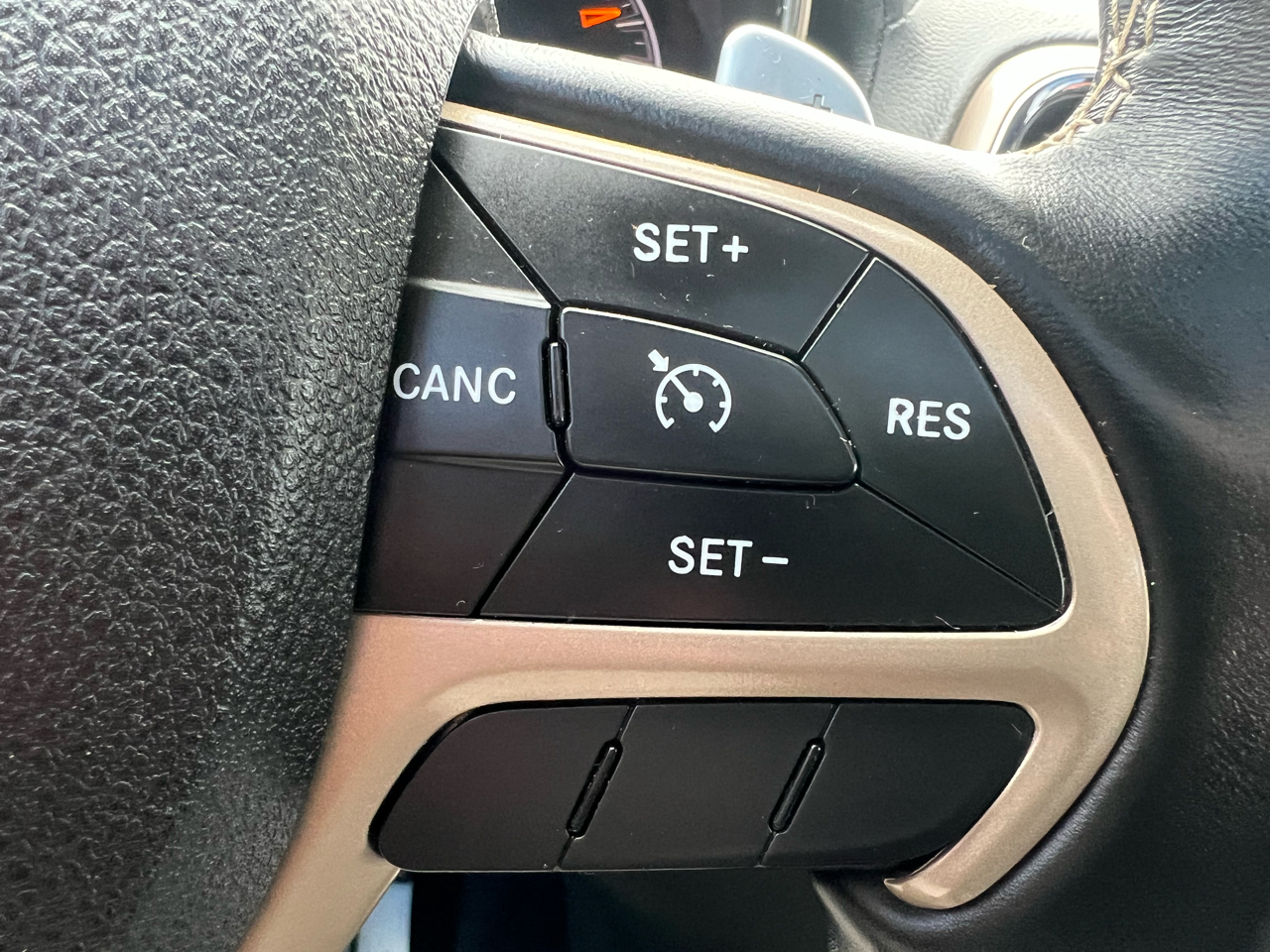 Jeep Grand Cherokee 4WD 4dr Overland 2016 Jeep Grand Cherokee 4WD 4dr Overland 2016