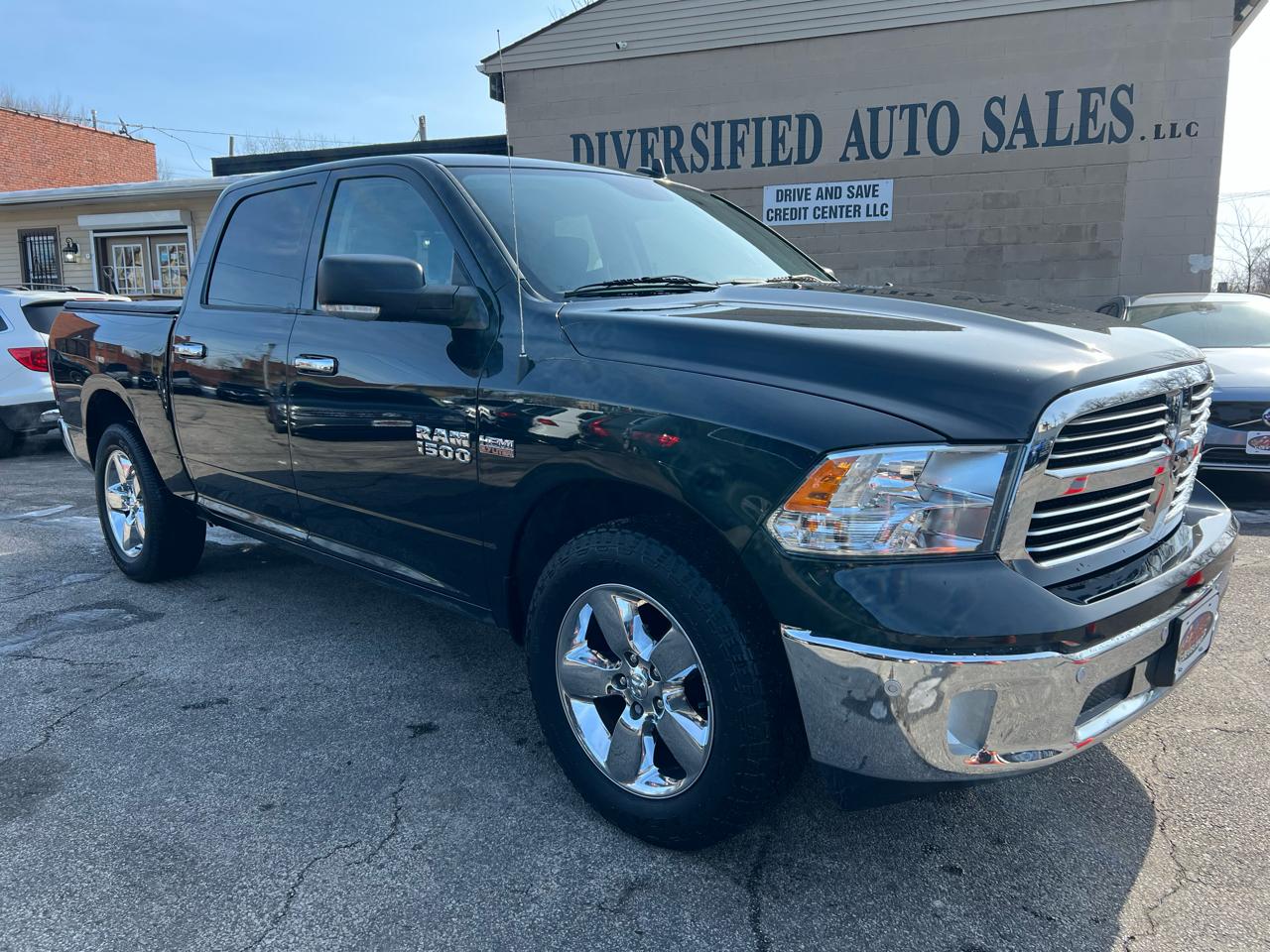 RAM 1500 Big Horn 4x4 Crew Cab 5'7" Box 2017