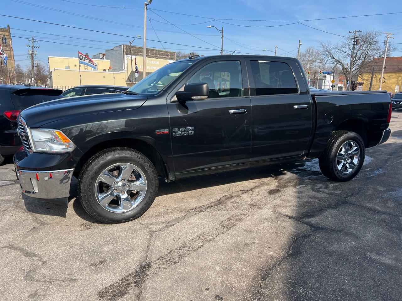 RAM 1500 Big Horn 4x4 Crew Cab 5'7" Box 2017