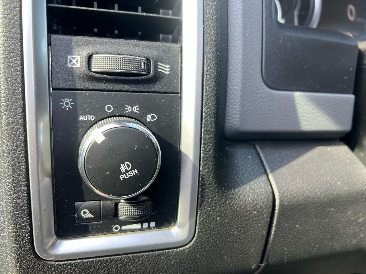 RAM 1500 Big Horn 4x4 Crew Cab 5'7" Box 2017