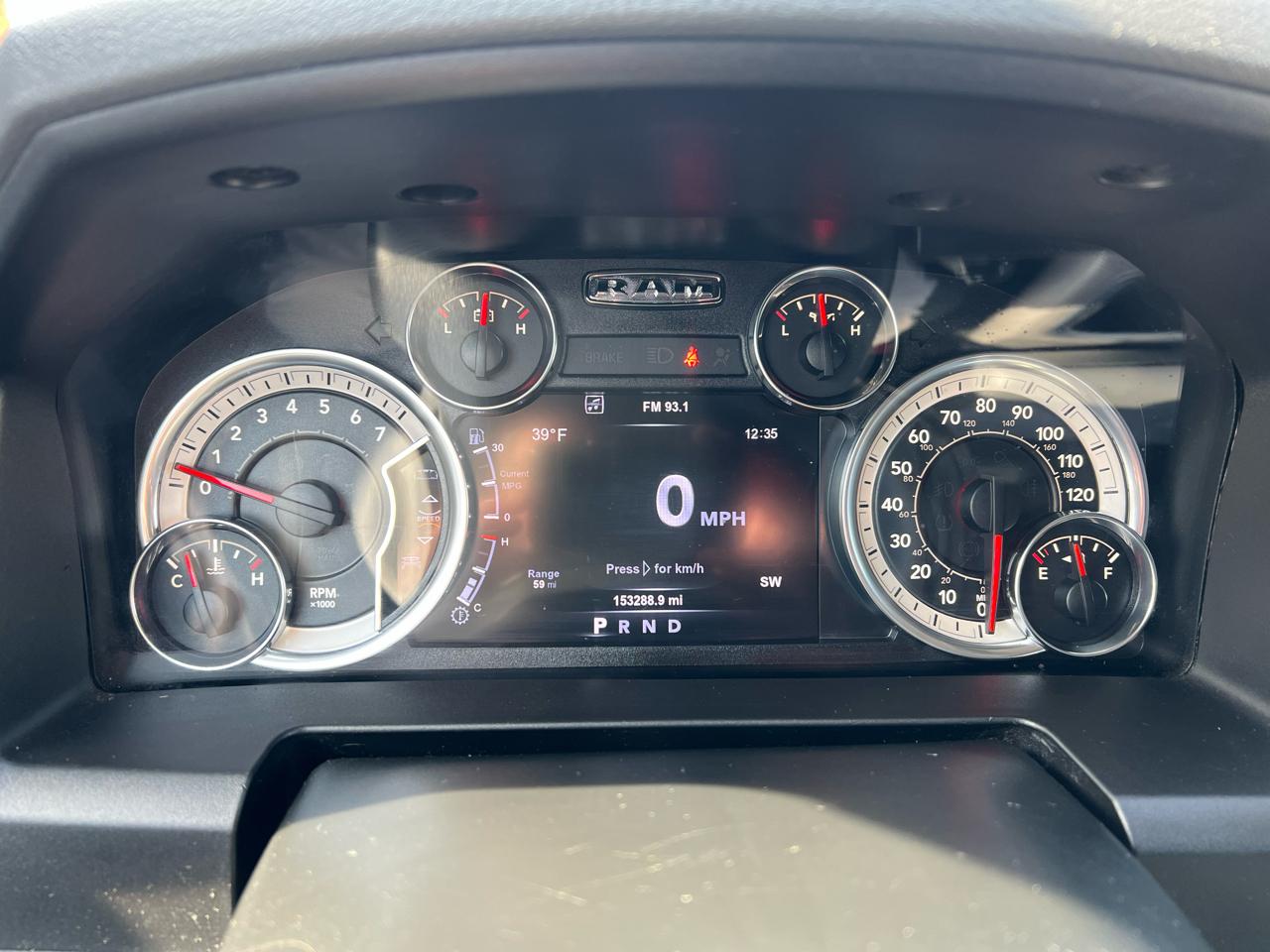 RAM 1500 Big Horn 4x4 Crew Cab 5'7" Box 2017