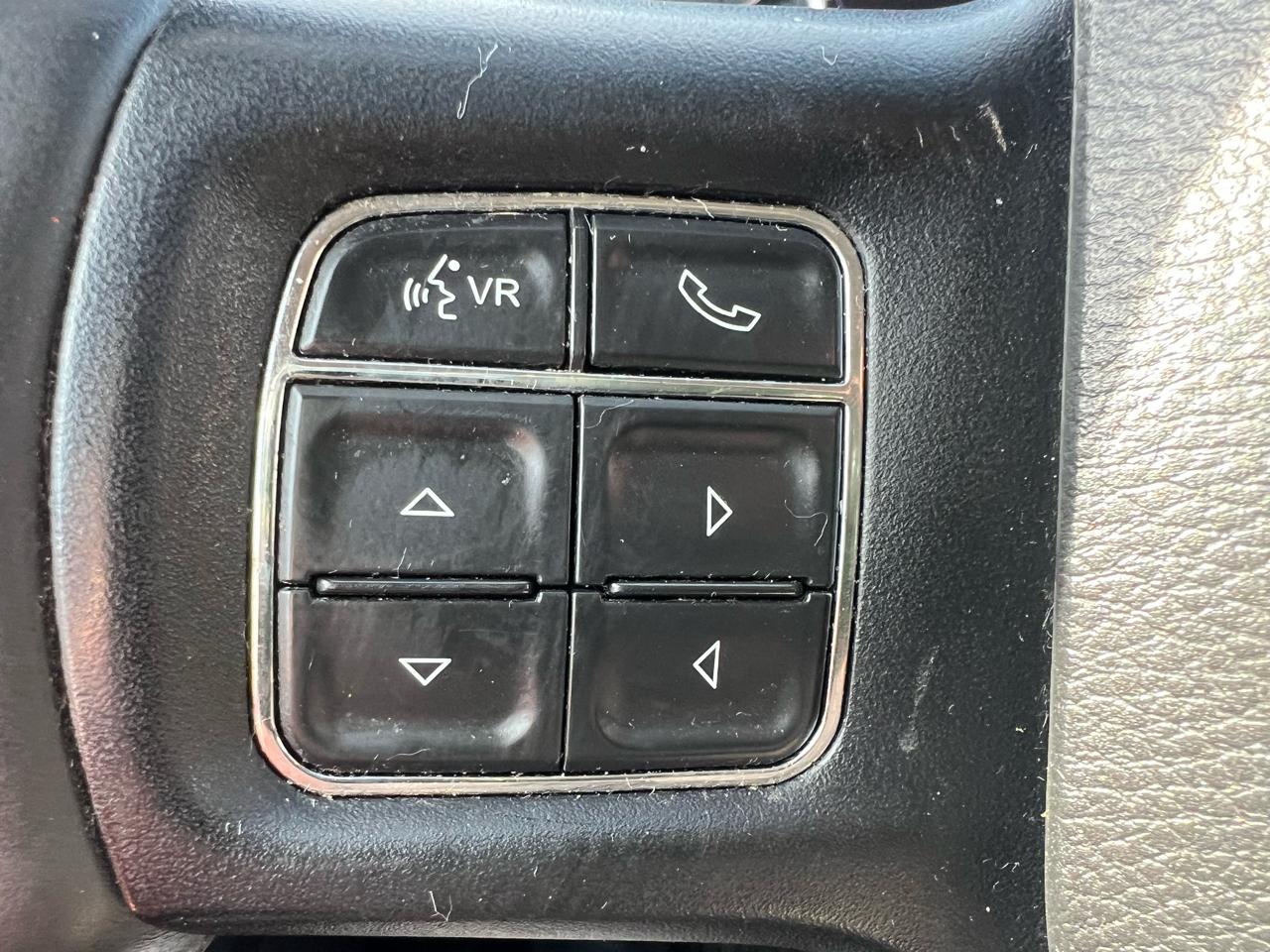 RAM 1500 Big Horn 4x4 Crew Cab 5'7" Box 2017