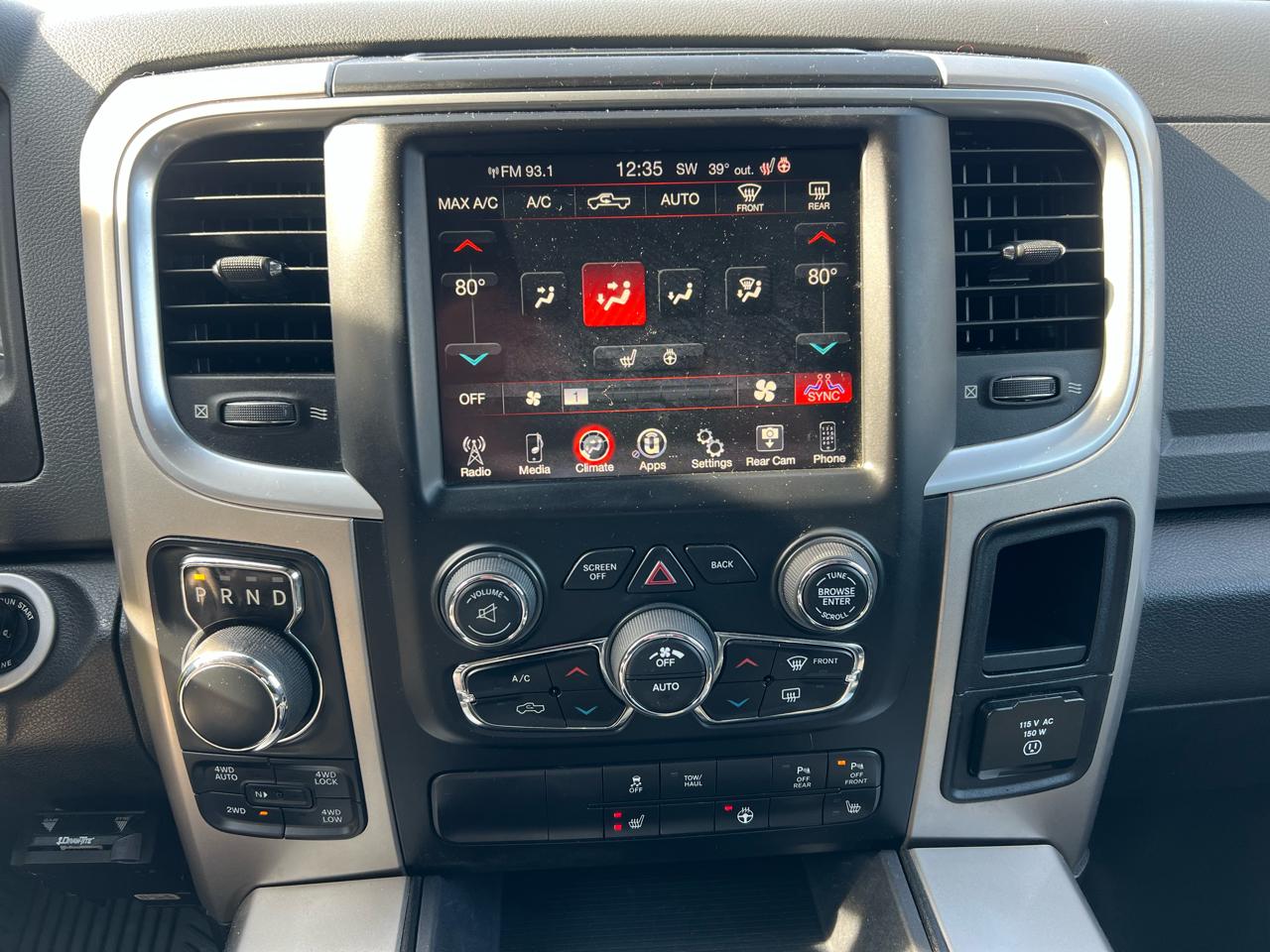 RAM 1500 Big Horn 4x4 Crew Cab 5'7" Box 2017