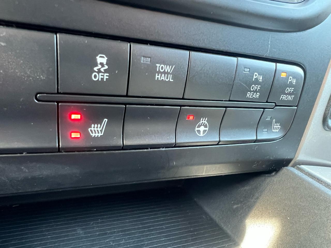 RAM 1500 Big Horn 4x4 Crew Cab 5'7" Box 2017