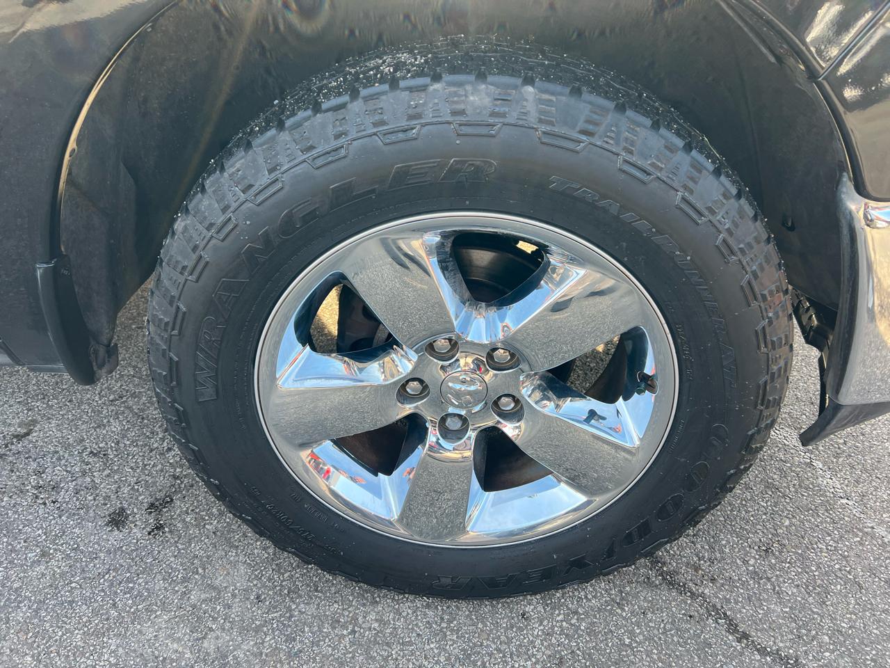 RAM 1500 Big Horn 4x4 Crew Cab 5'7" Box 2017