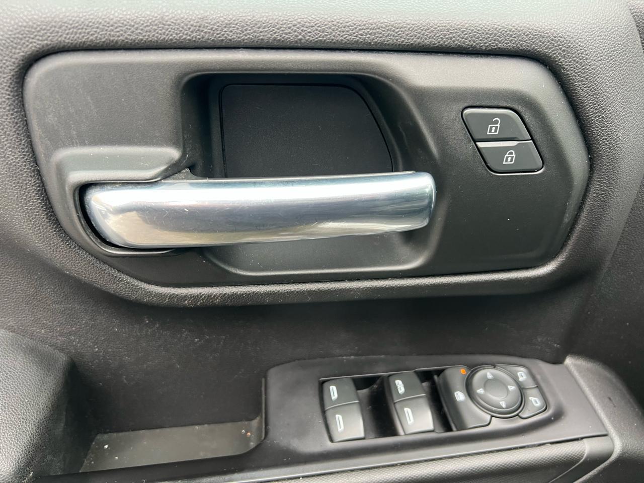 Chevrolet Silverado 1500 4WD Crew Cab 147" Custom 2019