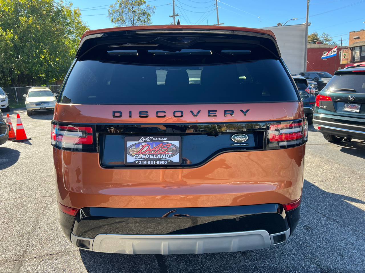 2018 Land Rover Discovery HSE Luxury photo 2