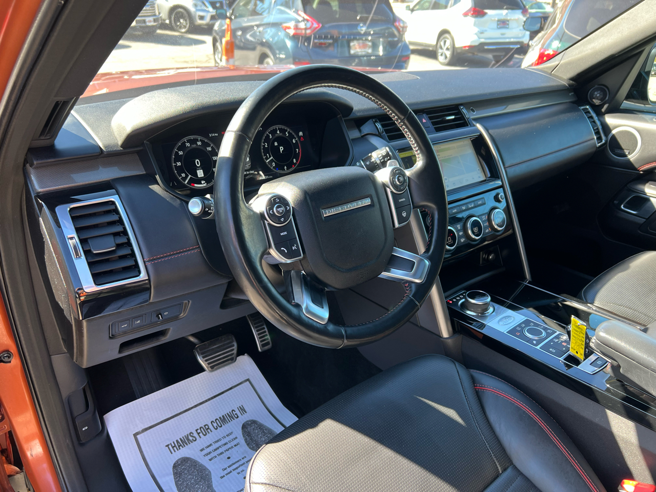 2018 Land Rover Discovery HSE Luxury photo 3