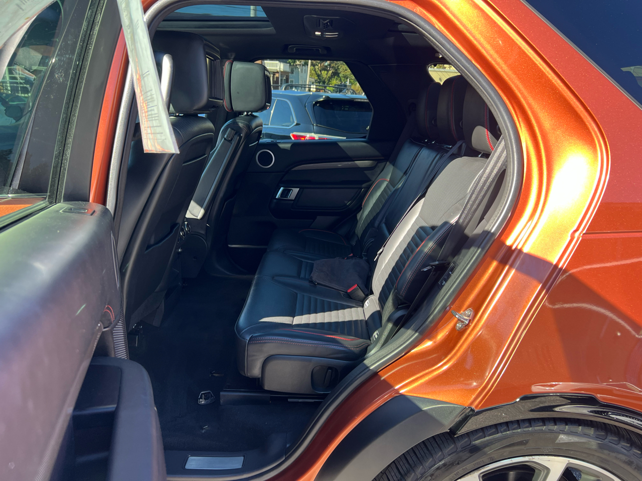 2018 Land Rover Discovery HSE Luxury photo 7