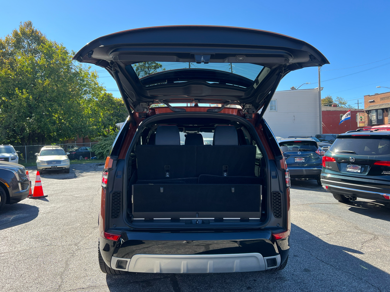 2018 Land Rover Discovery HSE Luxury photo 9