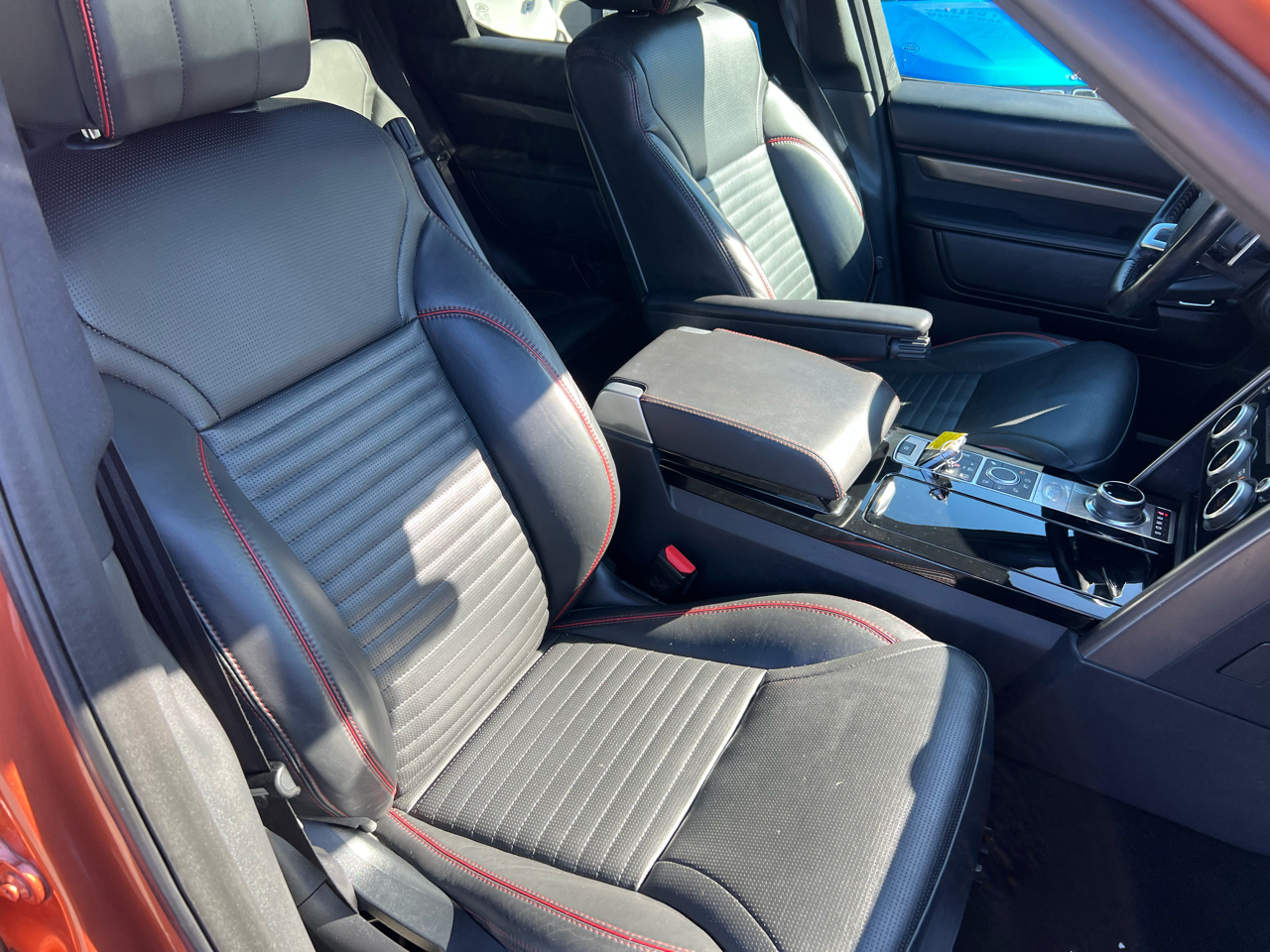 2018 Land Rover Discovery HSE Luxury photo 16