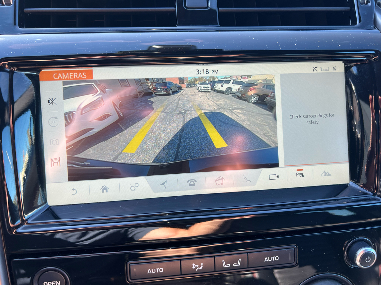 2018 Land Rover Discovery HSE Luxury photo 23