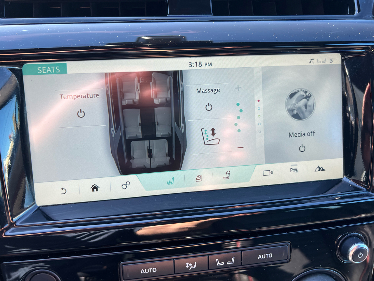 2018 Land Rover Discovery HSE Luxury photo 24