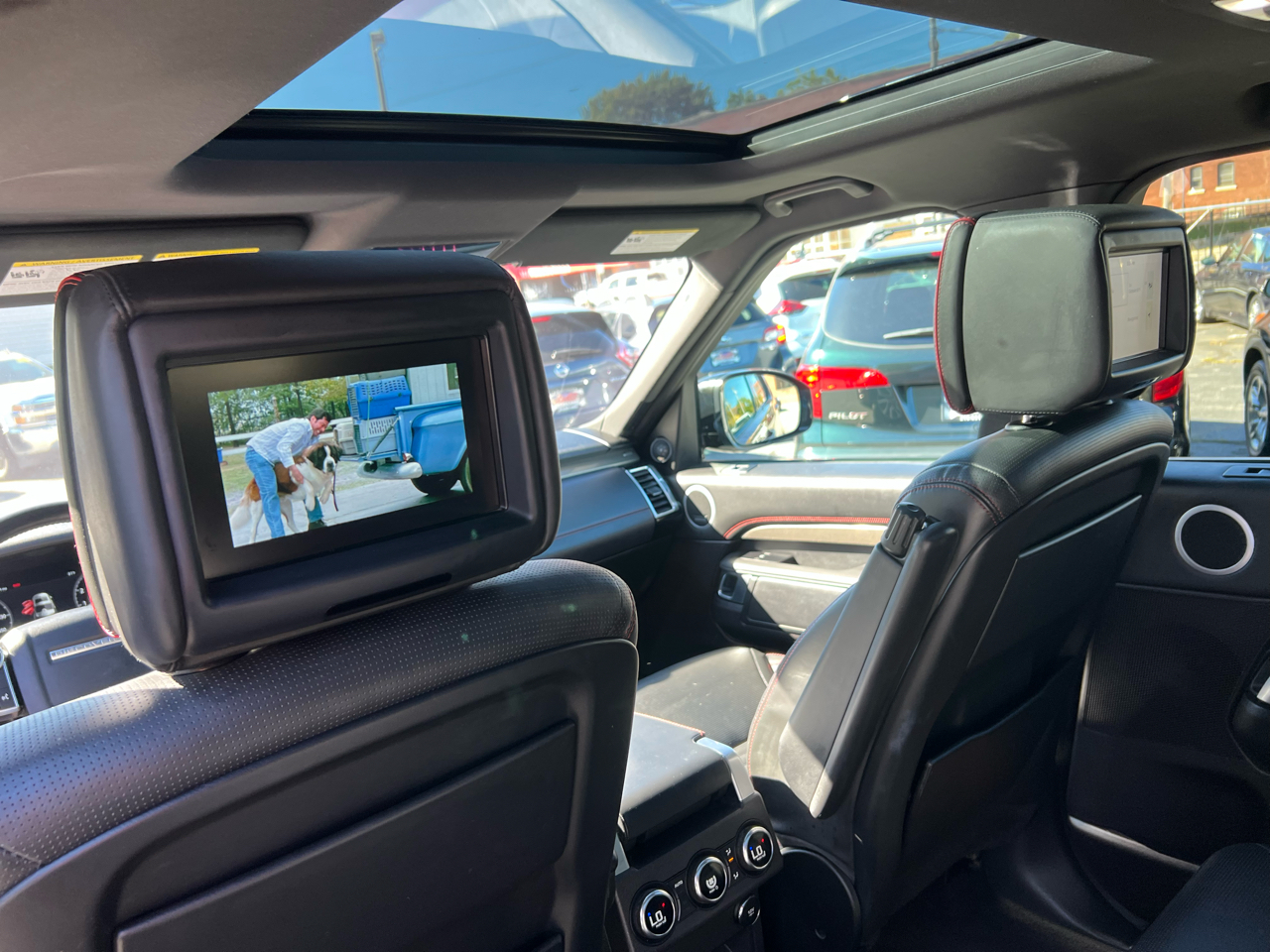 2018 Land Rover Discovery HSE Luxury photo 28