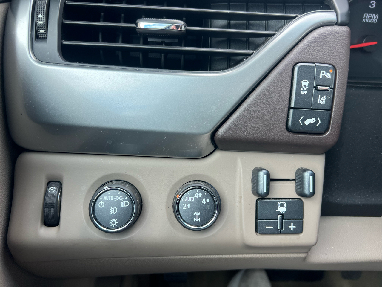 Chevrolet Tahoe 4WD 4dr LTZ 2015 Chevrolet Tahoe 4WD 4dr LTZ 2015