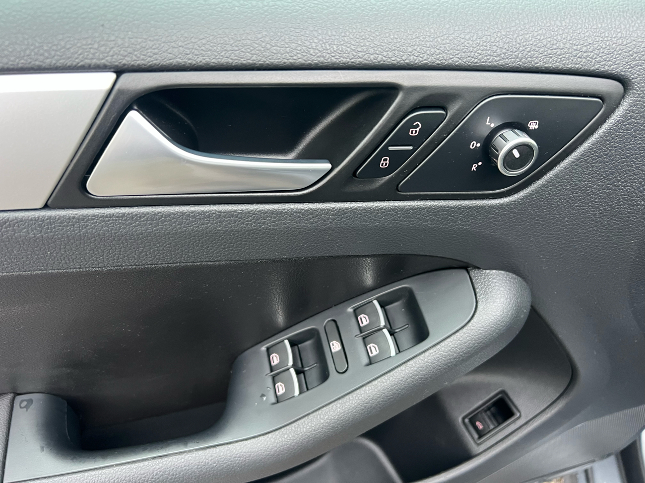 Volkswagen Jetta Sedan 4dr Auto SE w/Connectivity/Sunroof PZEV 2013