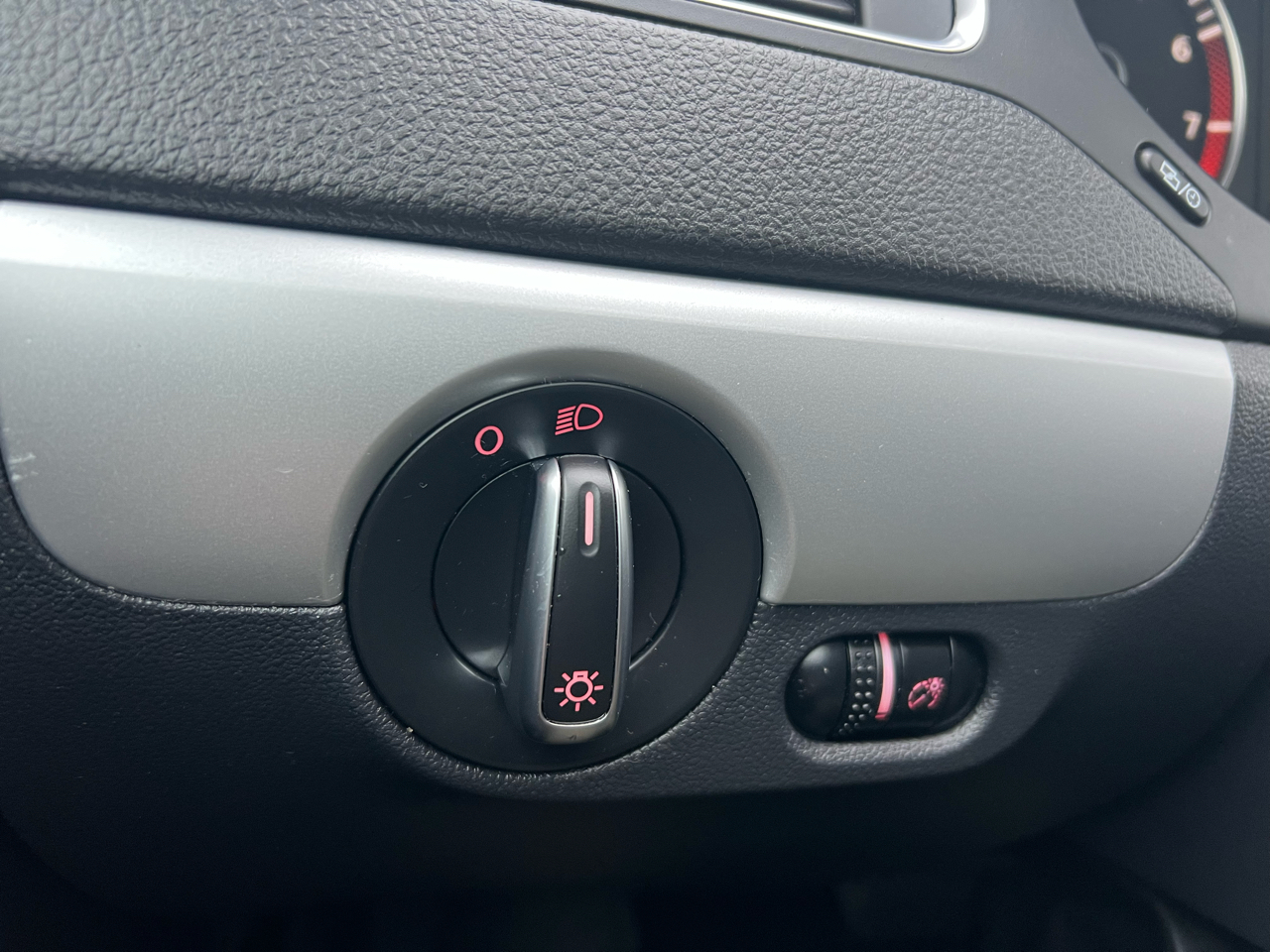 Volkswagen Jetta Sedan 4dr Auto SE w/Connectivity/Sunroof PZEV 2013