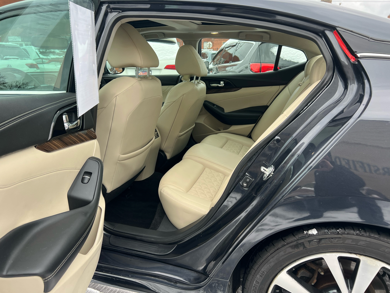 Nissan Maxima 4dr Sdn 3.5 Platinum 2016