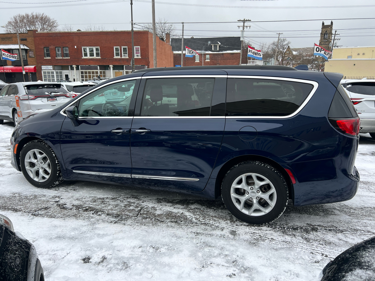 Chrysler Pacifica Touring-L FWD 2017