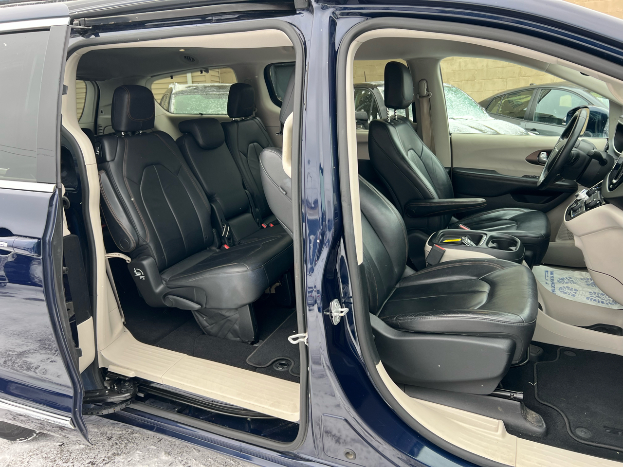 Chrysler Pacifica Touring-L FWD 2017