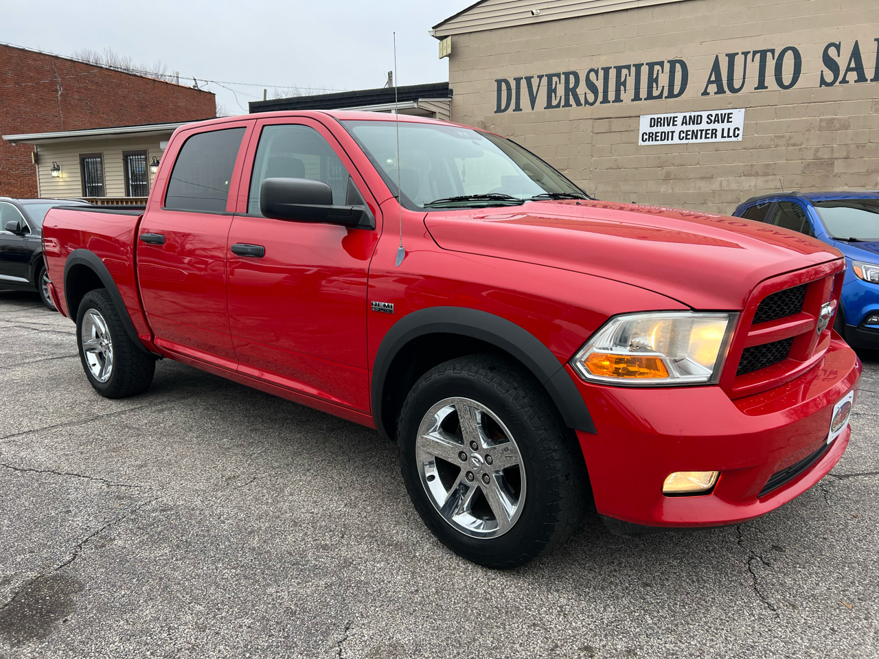 RAM 1500 4WD Crew Cab 140.5" Express 2012