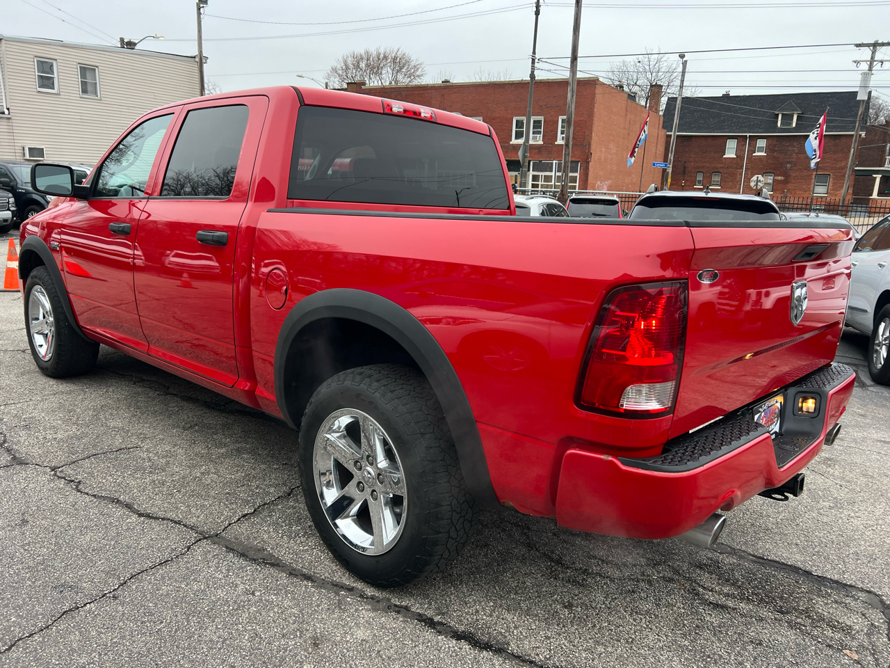 RAM 1500 4WD Crew Cab 140.5" Express 2012