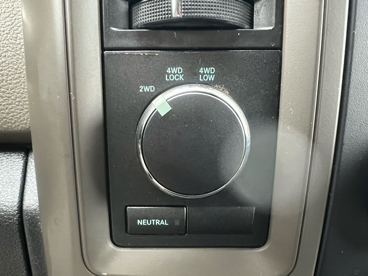 RAM 1500 4WD Crew Cab 140.5" Express 2012