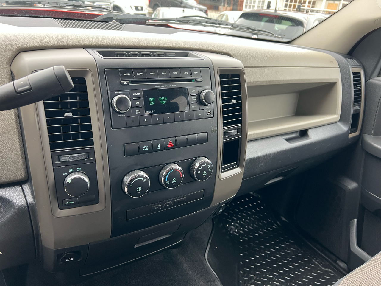 RAM 1500 4WD Crew Cab 140.5" Express 2012