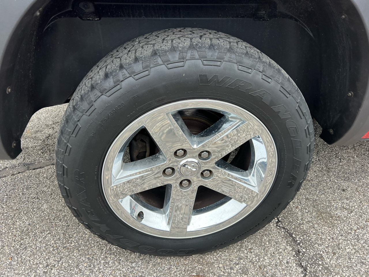 RAM 1500 4WD Crew Cab 140.5" Express 2012