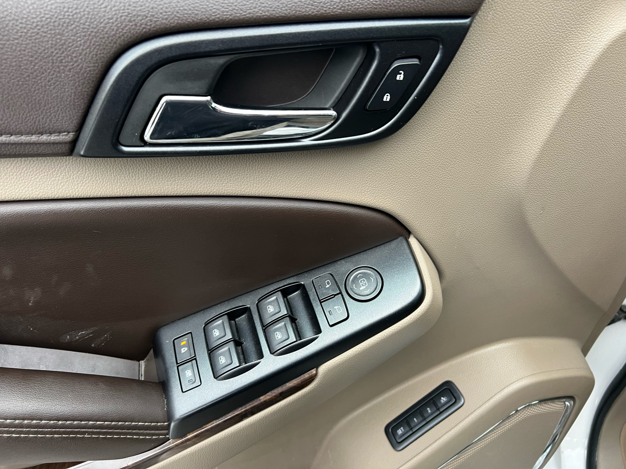 Chevrolet Tahoe 4WD 4dr LT 2015