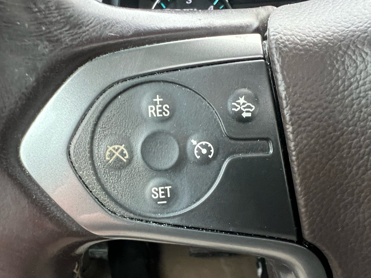 Chevrolet Tahoe 4WD 4dr LT 2015