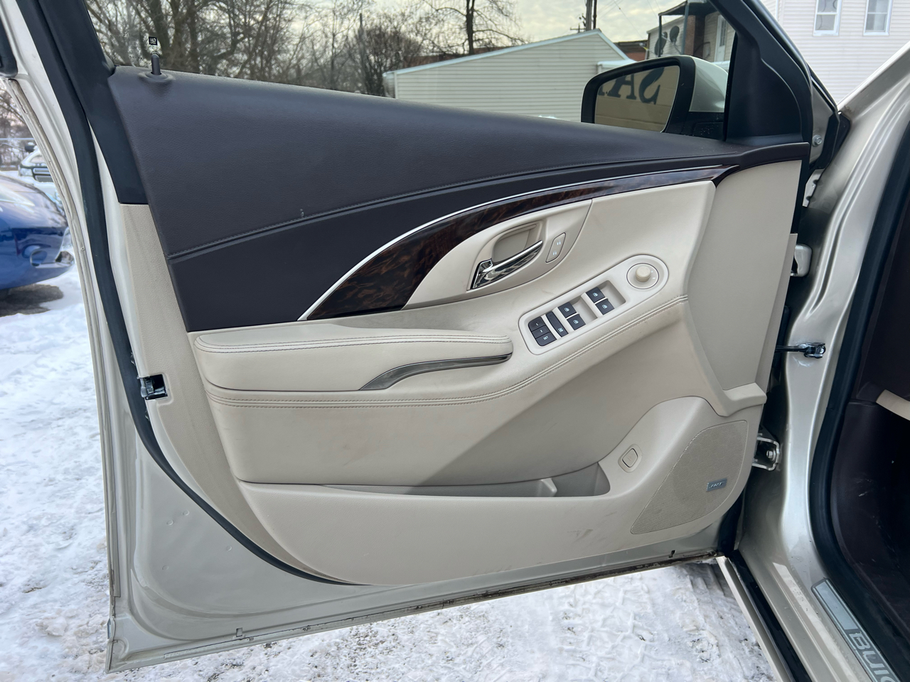 Buick LaCrosse 4dr Sdn Premium II FWD 2015