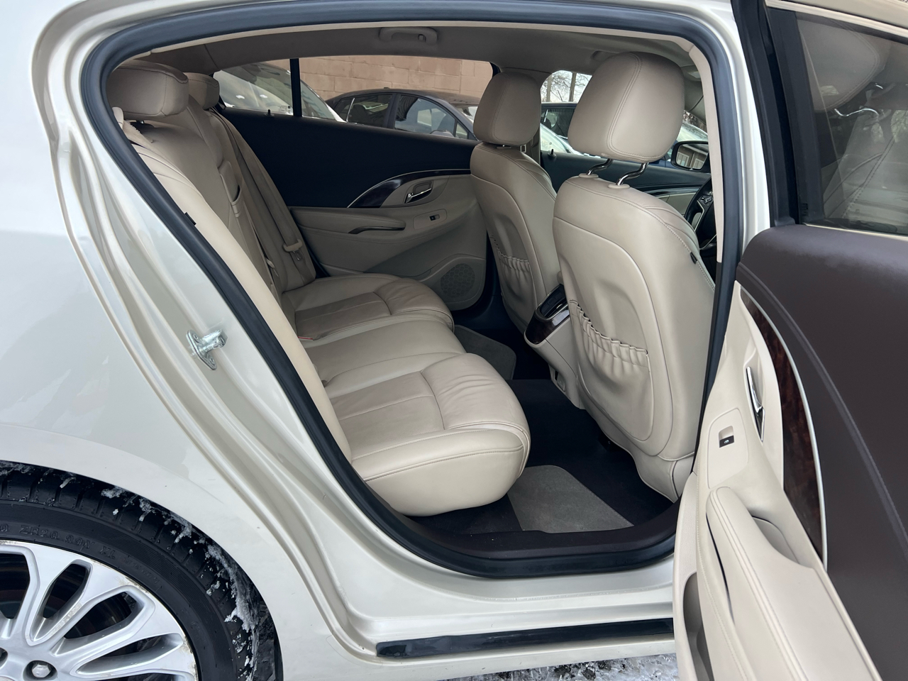 Buick LaCrosse 4dr Sdn Premium II FWD 2015