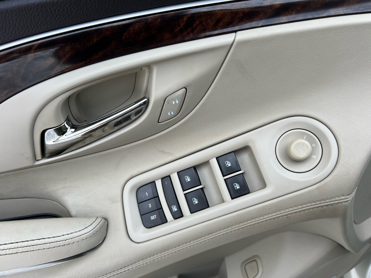 Buick LaCrosse 4dr Sdn Premium II FWD 2015