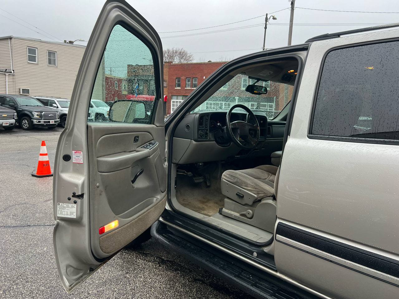 Chevrolet Suburban 4dr 1500 4WD LS 2004