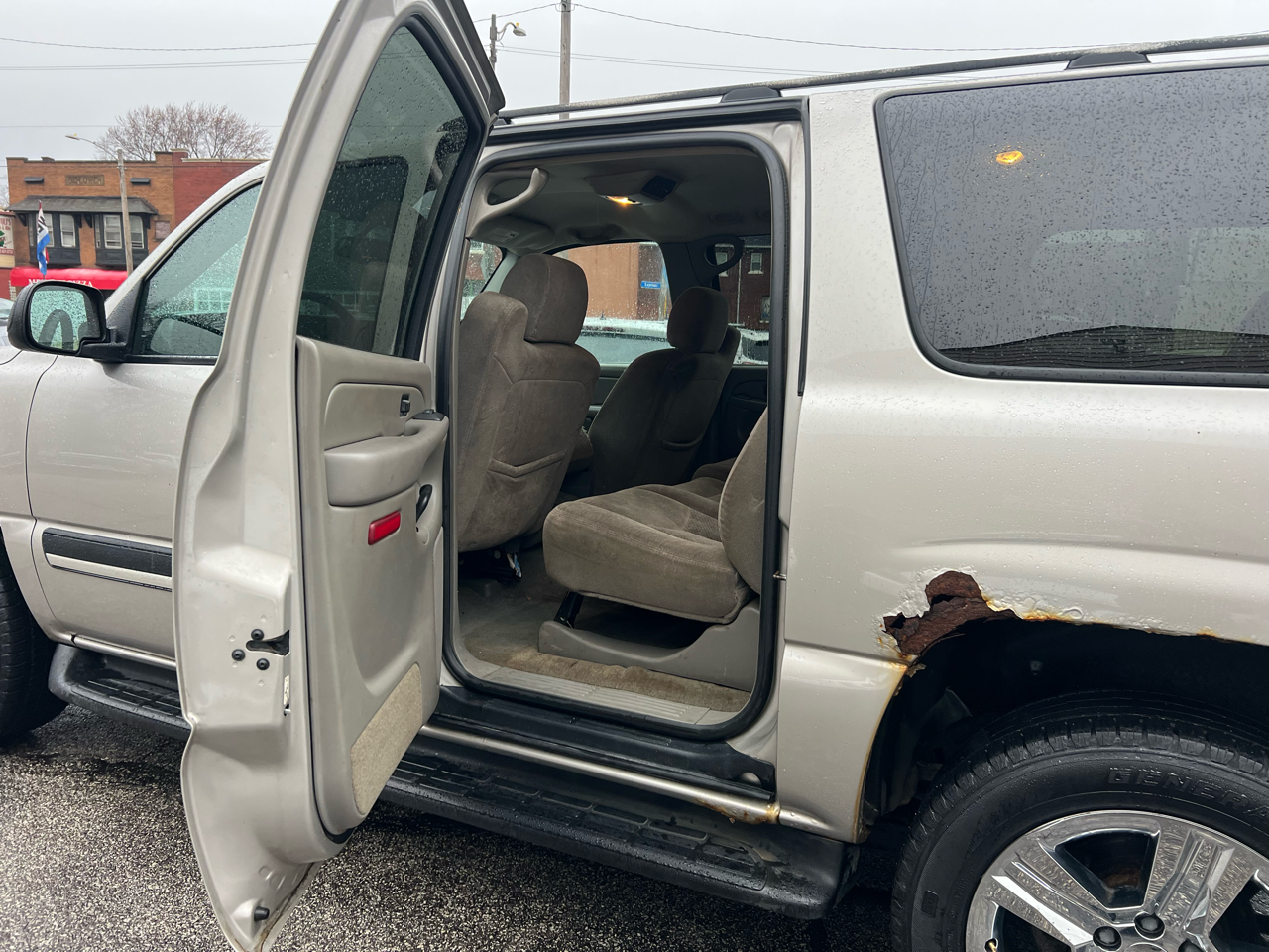 Chevrolet Suburban 4dr 1500 4WD LS 2004