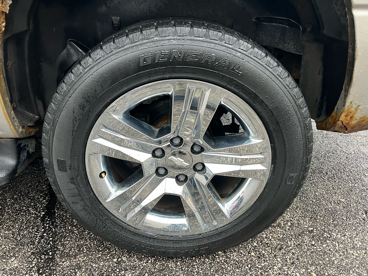 Chevrolet Suburban 4dr 1500 4WD LS 2004