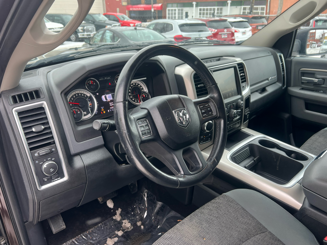 RAM 1500 Big Horn 4x4 Crew Cab 5'7" Box 2017